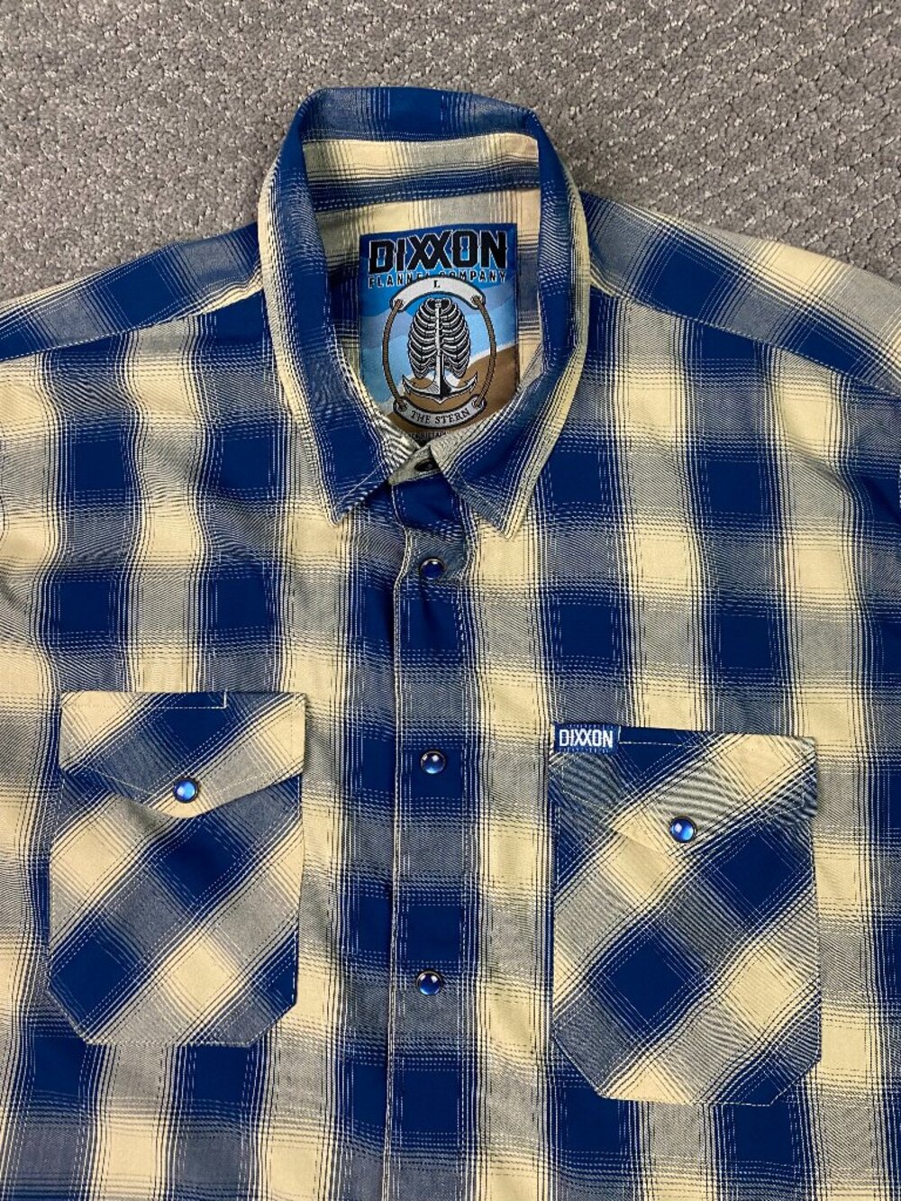 Dixxon Flannel The Stern Pearl Snap Shirt Men's Large Blue Plaid Short Sleeve
